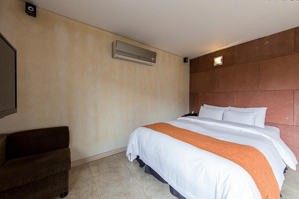 Tara Hotel Seoel Kamer foto