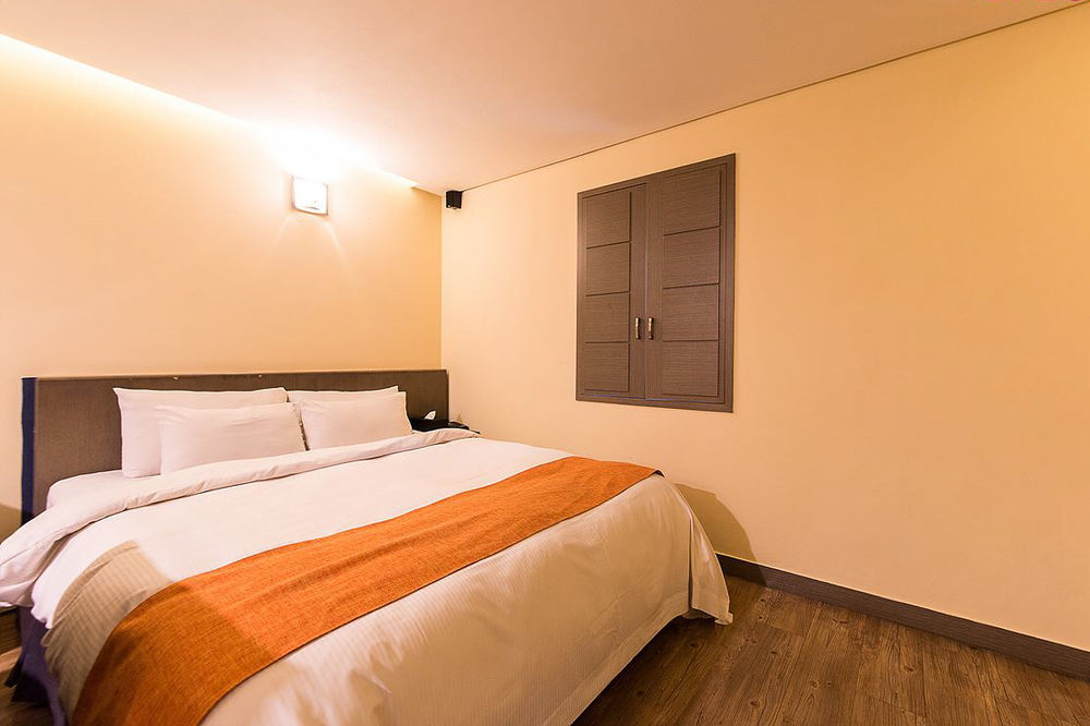 Tara Hotel Seoel Buitenkant foto