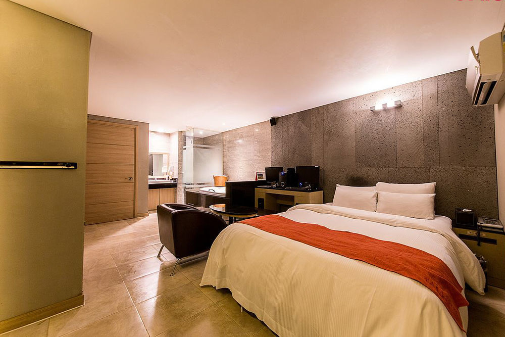 Tara Hotel Seoel Buitenkant foto