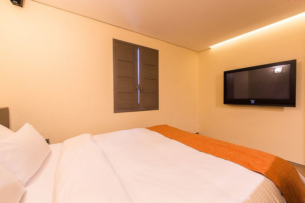 Tara Hotel Seoel Buitenkant foto