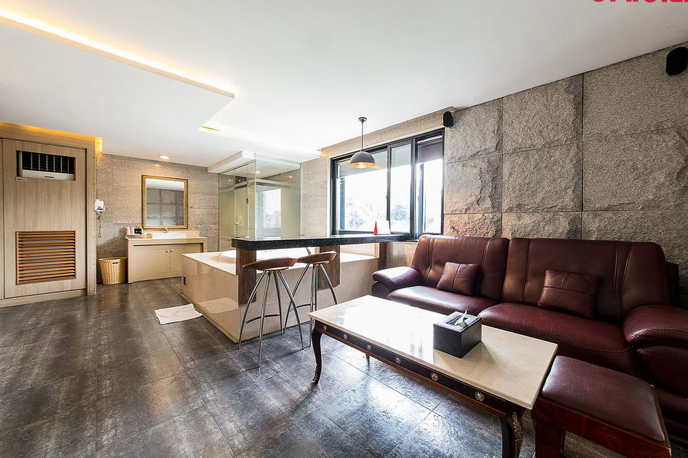 Tara Hotel Seoel Buitenkant foto