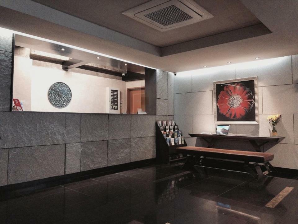 Tara Hotel Seoel Buitenkant foto